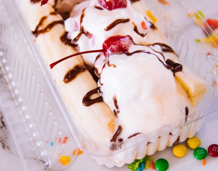 ice cream, derangos patio menu, restaurant in kenosha